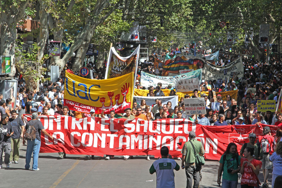 8ª UAC y marcha en vendimia marzo 2012. Fotografía: Mariano Nadalich (diseñador gráfico, UNCuyo).