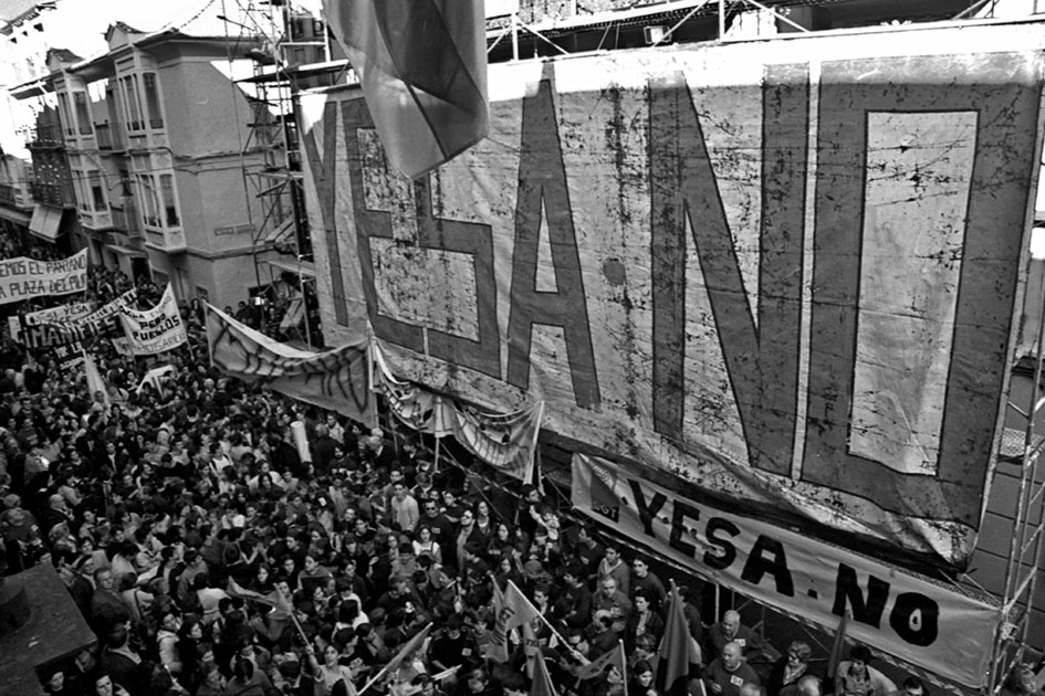 Concentración en Jaca contra el recrecimiento de Yesa. Fotografía: Asociación Río Aragón.
