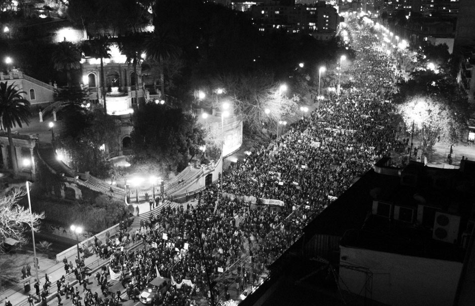 Manifestación en mayo de 2011 en Santiago de Chile en contra de las represas en la Patagonia. Fotografía de Patagonia Sin Represas.