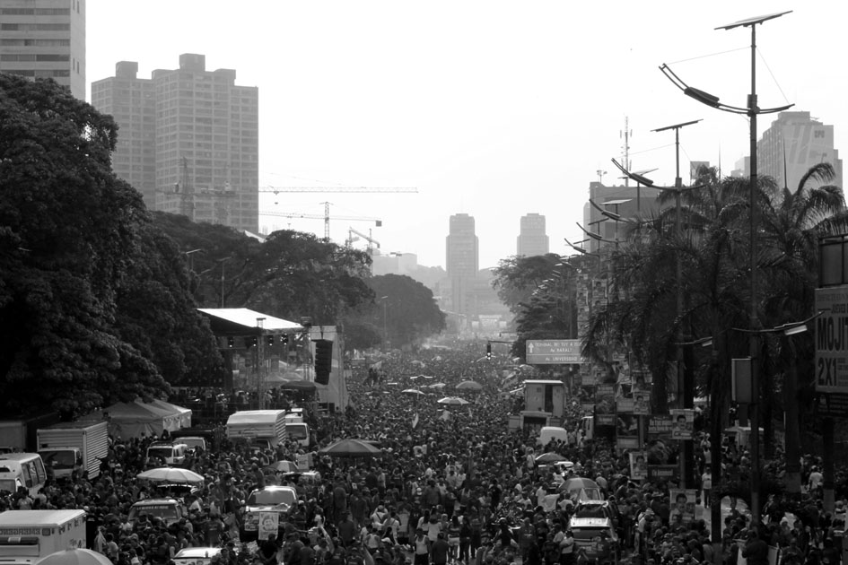 Cierre de camapaña de Maduro en las elecciones de abril de 2013 en Caracas. Fotografía: Mº Cruz Tornay.